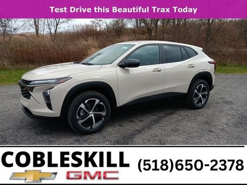 New 2026 Chevrolet Trax RS image 8