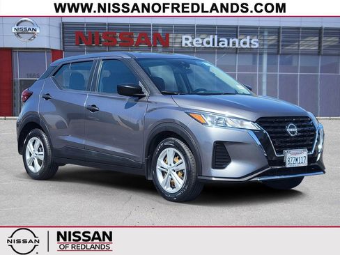 Used 2022 Nissan Kicks S FWD image 1