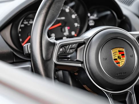 Used 2021 Porsche 718 Cayman w/ Premium Package RWD image 13