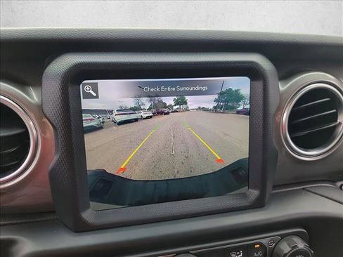 Used 2020 Jeep Gladiator Overland image 21