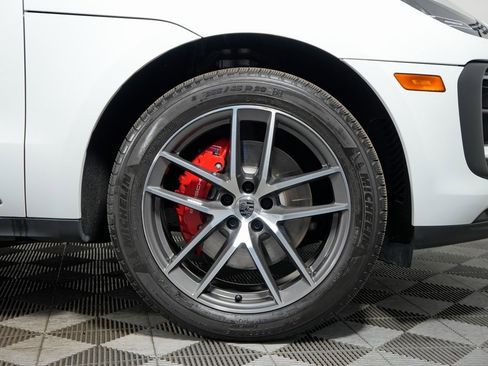 Certified 2023 Porsche Macan S image 40
