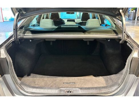 Used 2024 Nissan Altima 2.5 SV image 14