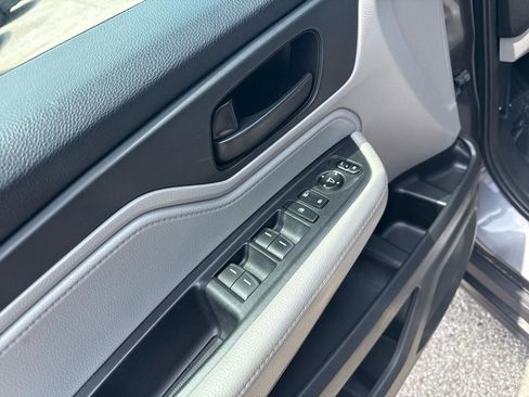 Used 2018 Honda Odyssey EX image 13