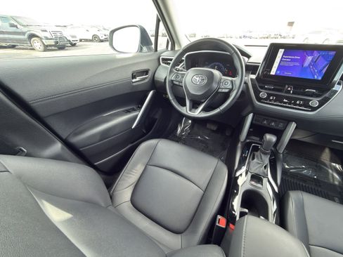 Used 2024 Toyota Corolla Cross XLE w/ Convenience Package image 24