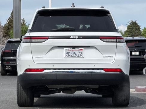 Used 2022 Jeep Grand Cherokee Limited image 6