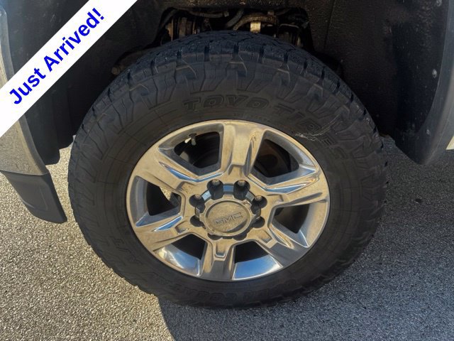 Used 2017 GMC Sierra 2500 SLT w/ Duramax Plus Package AWD/4WD image 11