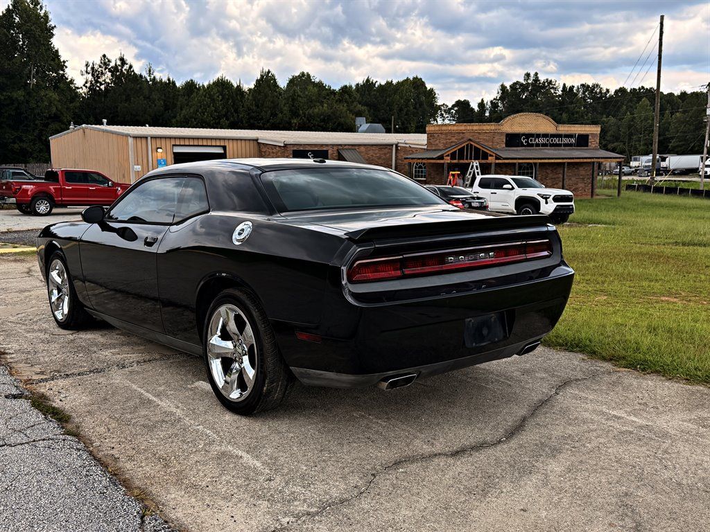 Used 2014 Dodge Challenger R/T RWD image 7