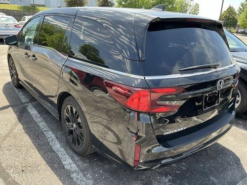 Used 2025 Honda Odyssey Sport-L image 10