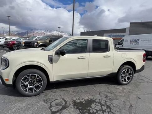 Used 2025 Ford Maverick Lariat AWD/4WD image 3