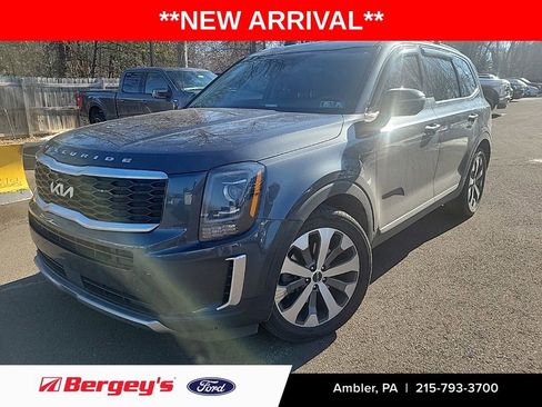 Used 2022 Kia Telluride S image 1