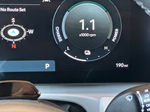 Used 2025 Hyundai Tucson Limited image 30