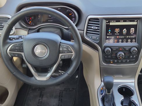 Used 2018 Jeep Grand Cherokee Limited w/ Luxury Group II image 27