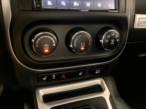 Used 2017 Jeep Compass Latitude AWD/4WD image 24