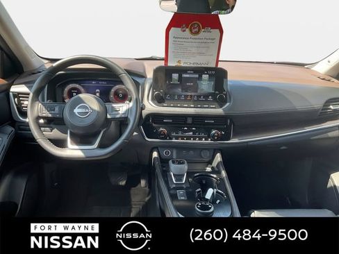 Used 2023 Nissan Rogue Platinum w/ Platinum Premium Package AWD/4WD image 14