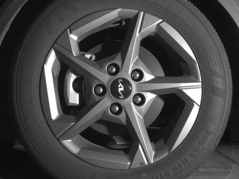 Used 2025 Kia K4 FWD image 12