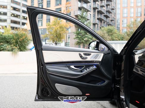 Used 2018 Mercedes-Benz S 560 Sedan image 45