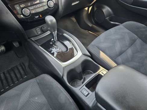 Used 2016 Nissan Rogue SV w/ SV Premium Package FWD image 17