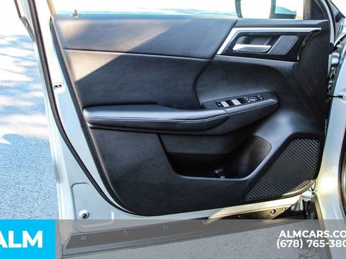 Used 2024 Mitsubishi Outlander SE image 38