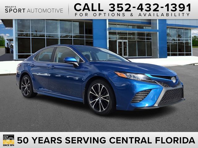 Used 2018 Toyota Camry SE w/ Moonroof Package FWD image 1
