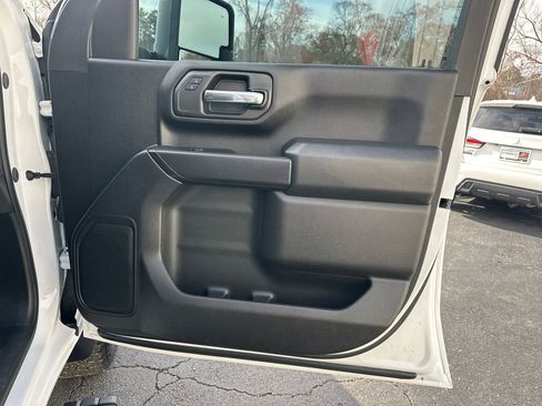 Used 2025 Chevrolet Silverado 2500 Custom w/ Custom Value Package image 15