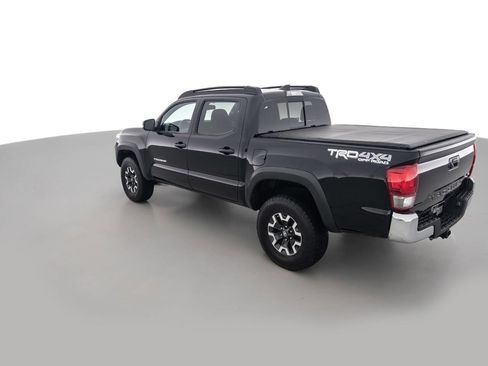 Used 2017 Toyota Tacoma SR5 image 7
