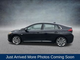 Used 2017 Hyundai Ioniq Limited video 2