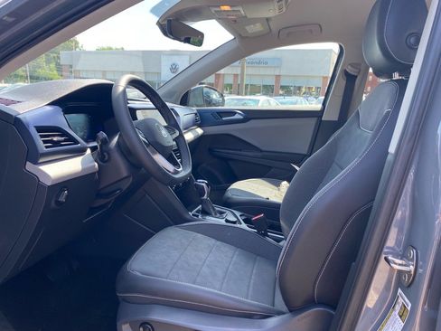 Certified 2023 Volkswagen Taos SE image 13