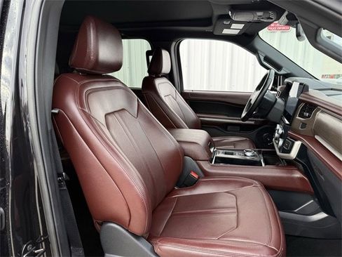 Used 2024 Ford Expedition Limited image 33