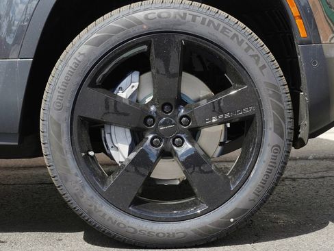 Used 2026 Land Rover Defender 110 S AWD/4WD image 8