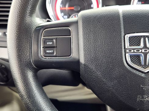 Used 2012 Dodge Grand Caravan SXT FWD image 19