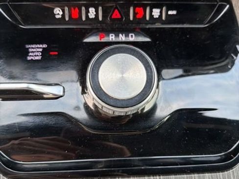 Used 2024 Jeep Wagoneer L Series II image 20