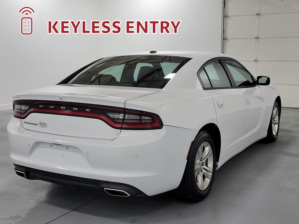 Used 2020 Dodge Charger SXT w/ Leather Interior Group RWD image 9