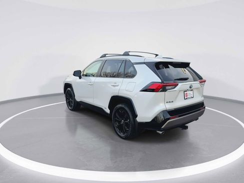 Certified 2022 Toyota RAV4 SE image 6
