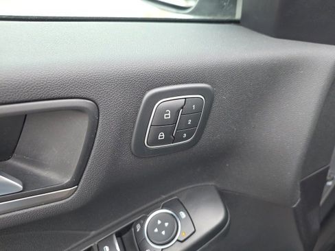 Used 2022 Ford Escape Titanium w/ Class II Trailer Tow Package image 17