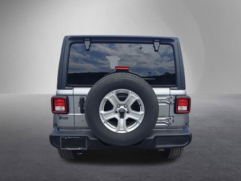 Used 2019 Jeep Wrangler Unlimited Sport S image 4