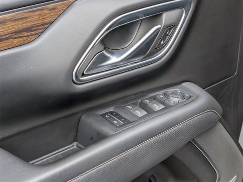 Used 2023 Chevrolet Tahoe Premier w/ Advanced Technology Package image 18