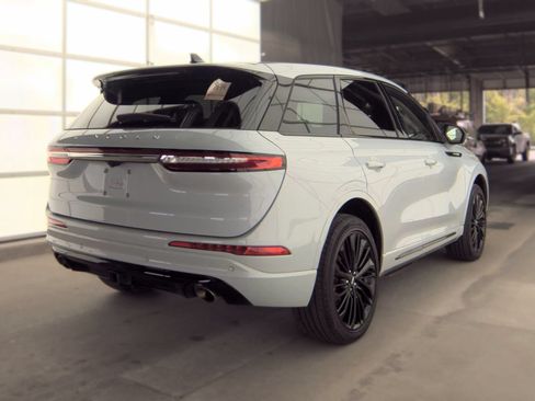 Used 2025 Lincoln Corsair AWD w/ Equipment Group 101A image 16