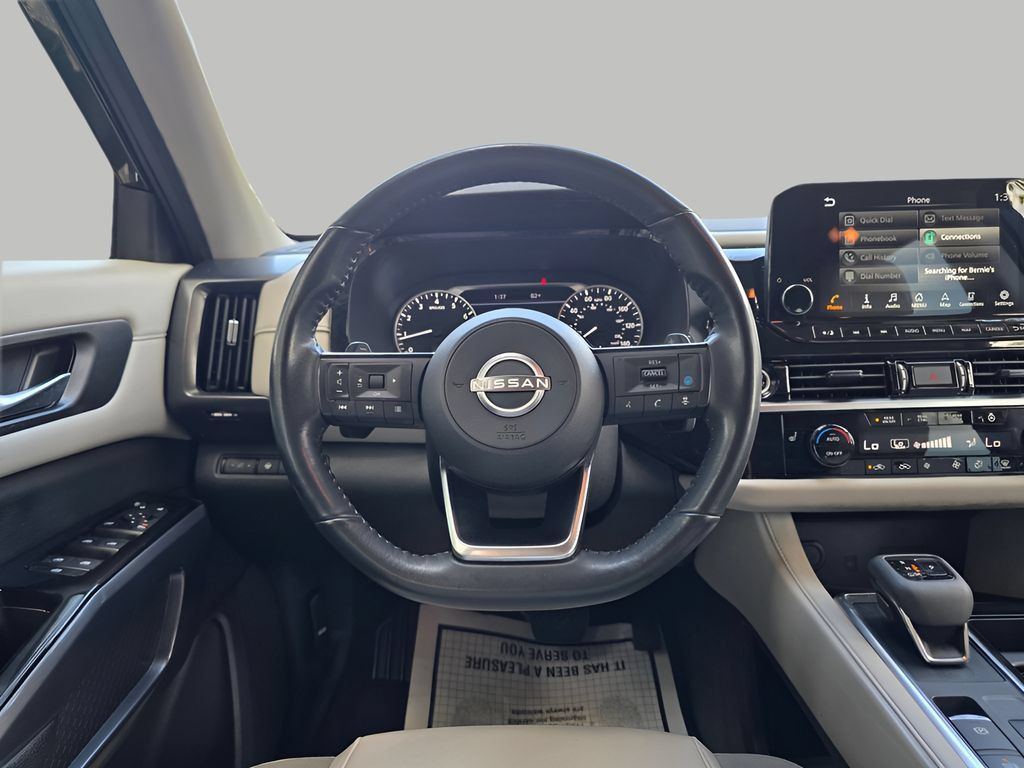 Used 2024 Nissan Pathfinder SL AWD/4WD image 16