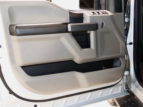 Used 2018 Ford F150 XLT image 28