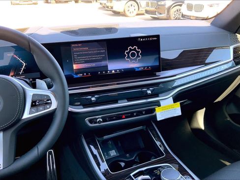 New 2026 BMW X5 xDrive40i w/ M Sport Package AWD/4WD image 6