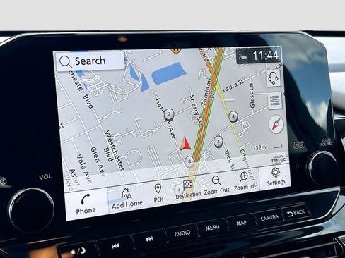 Certified 2025 Nissan Pathfinder SL FWD image 10