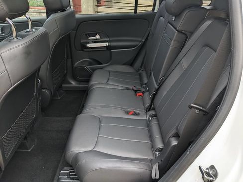 Used 2023 Mercedes-Benz GLB 250 4MATIC image 23