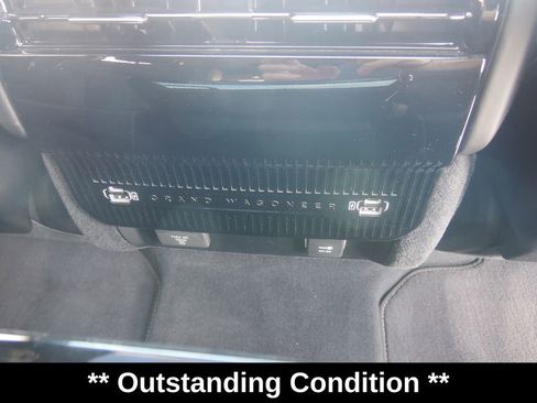 Used 2023 Jeep Grand Wagoneer Series III AWD/4WD image 41