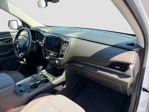 Used 2020 Chevrolet Traverse LT image 14