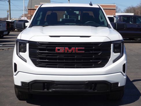 Used 2023 GMC Sierra 1500 Pro w/ Graphite Edition AWD/4WD image 8