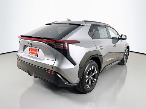 Used 2025 Toyota bZ4X XLE w/ Weather Package image 7