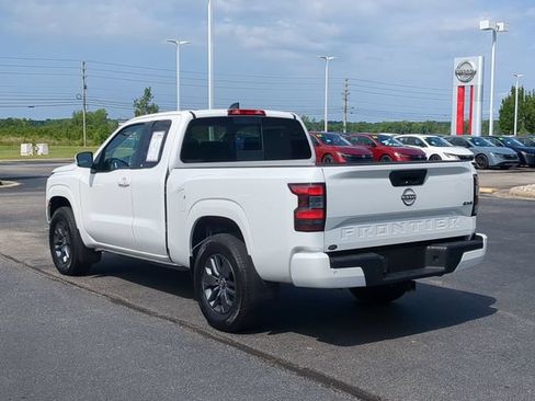 Used 2025 Nissan Frontier SV w/ SV Convenience Package AWD/4WD image 5