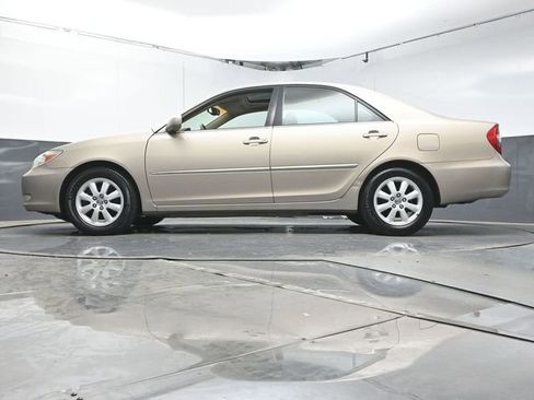 Used 2004 Toyota Camry XLE FWD image 28
