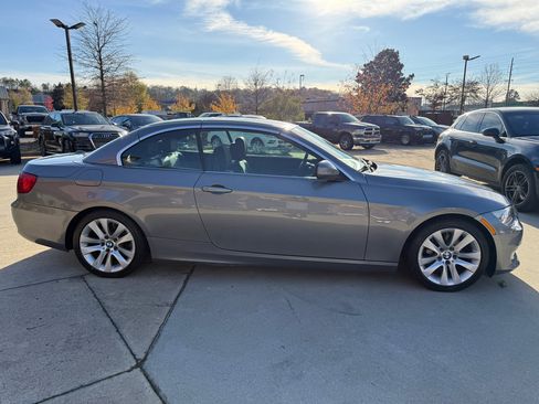 Used 2011 BMW 328i Convertible image 6