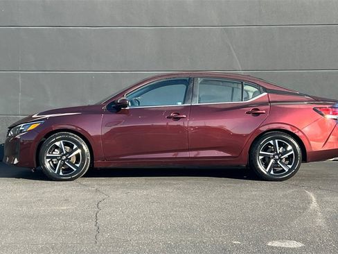 Used 2025 Nissan Sentra SV image 9